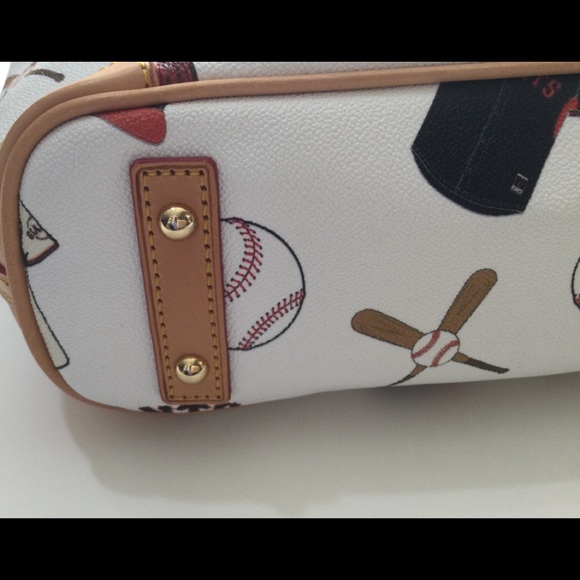 Dooney&bourke MLB SF Giants Charleston Shopper - Picture 8 of 14